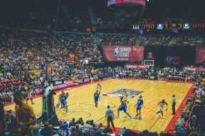 乐鱼体育下载入口-“武汉马拉松：挑战极限，谁能破纪录？”